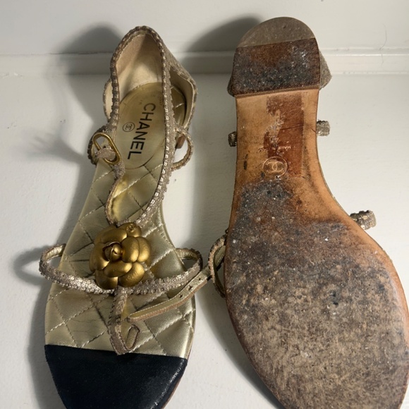 Vintage Chanel Gold Quilted Sandals Pre Loved Size 9 - Picture 9 of 9